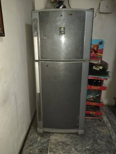 Dawlance refrigerator 2 door with good condition for sale