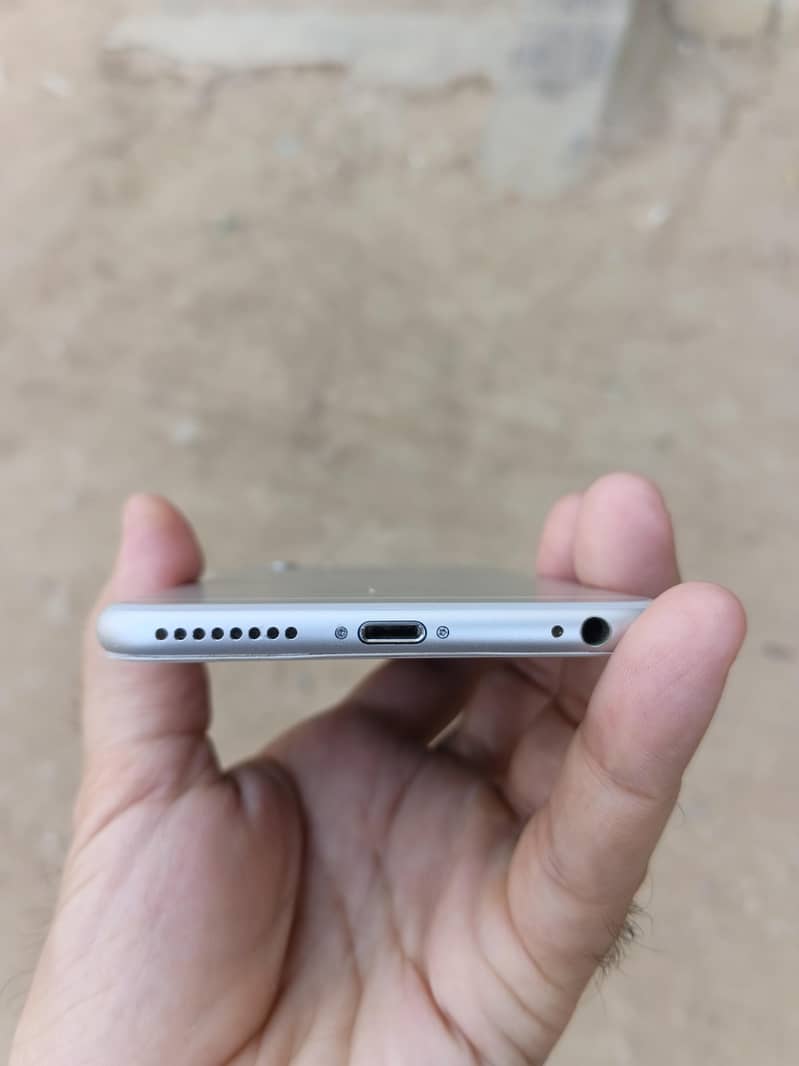 iphone 6 plus mint condition 3