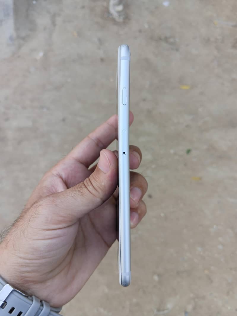 iphone 6 plus mint condition 4