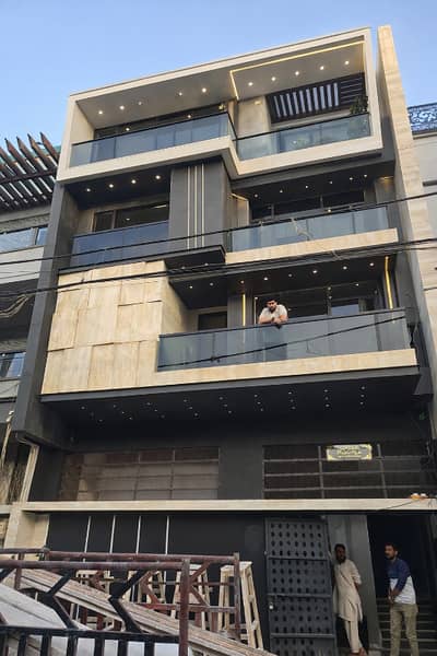 3 BED DRAWING APARTMENT FOR SALE AMEER KHUSRO ROAD NEAR KAMAL PARK