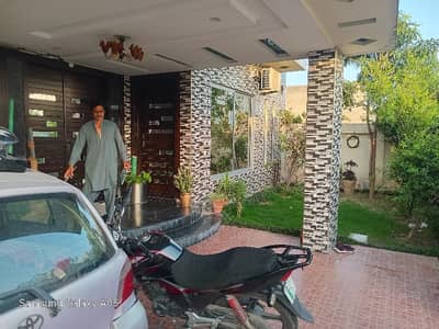 1 Kanal Upper portion for rent in LDA Avenue-1.