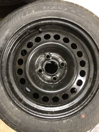 Honda city rim tyre and wheel cup