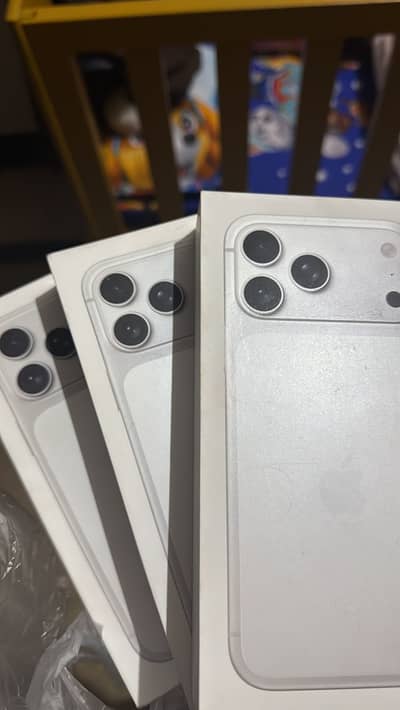 iPhone 17 Pro Max JV