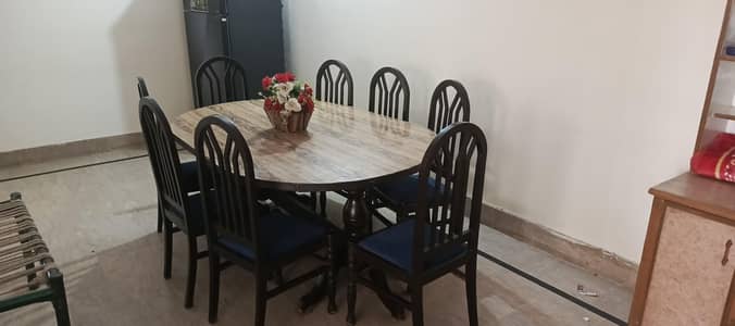 "8 Seater Dining Table Set – Excellent Condition"