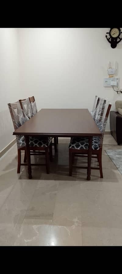 Dining table with 6 chairs