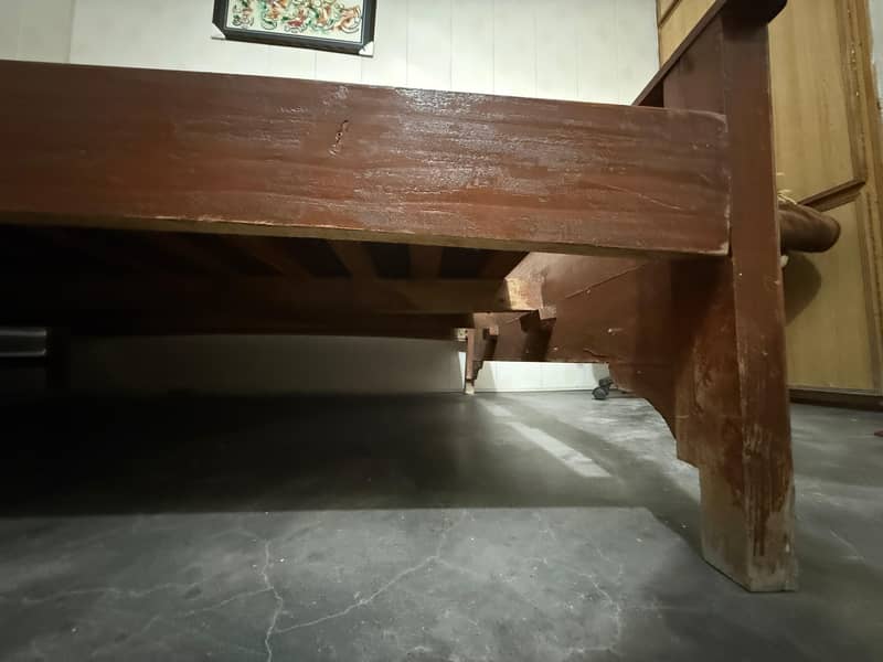 Used  double bed 4