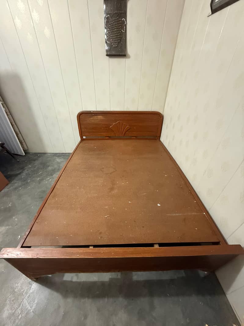 Used  double bed 7