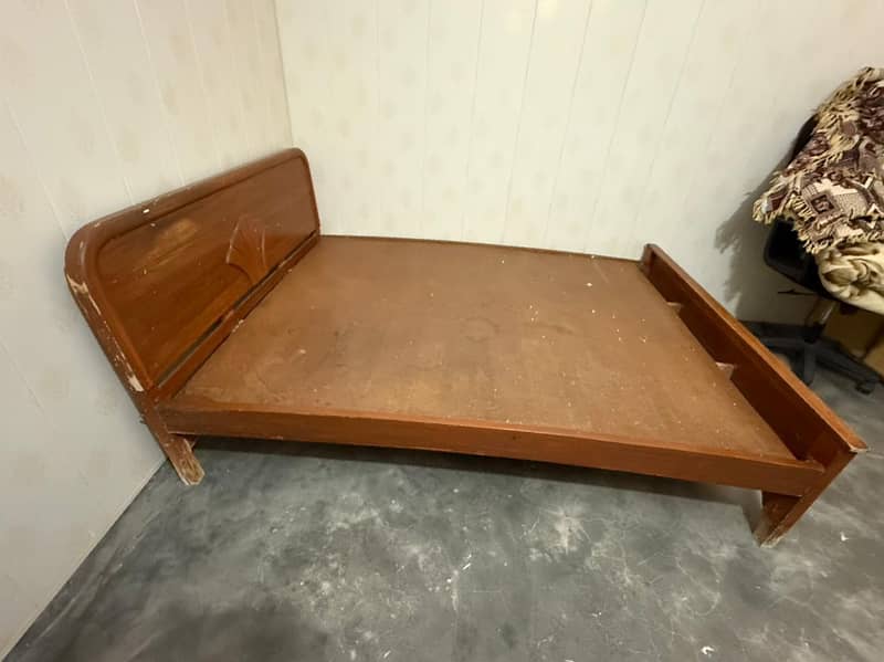 Used  double bed 13