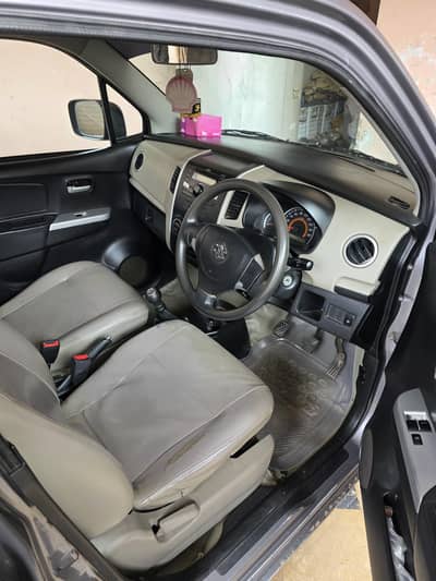 First owner Doctor use car just by and drive no ani work like new car