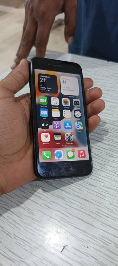 i phone 7 hai 32 GB me hai koii masla ni hai or bilkul ok hai