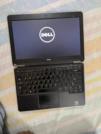 DELL Latitude E7240 i7 4th Gen 4 GB RAM 128 GB
