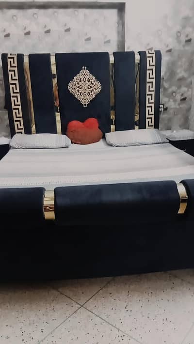 bed set with 6 month warranty