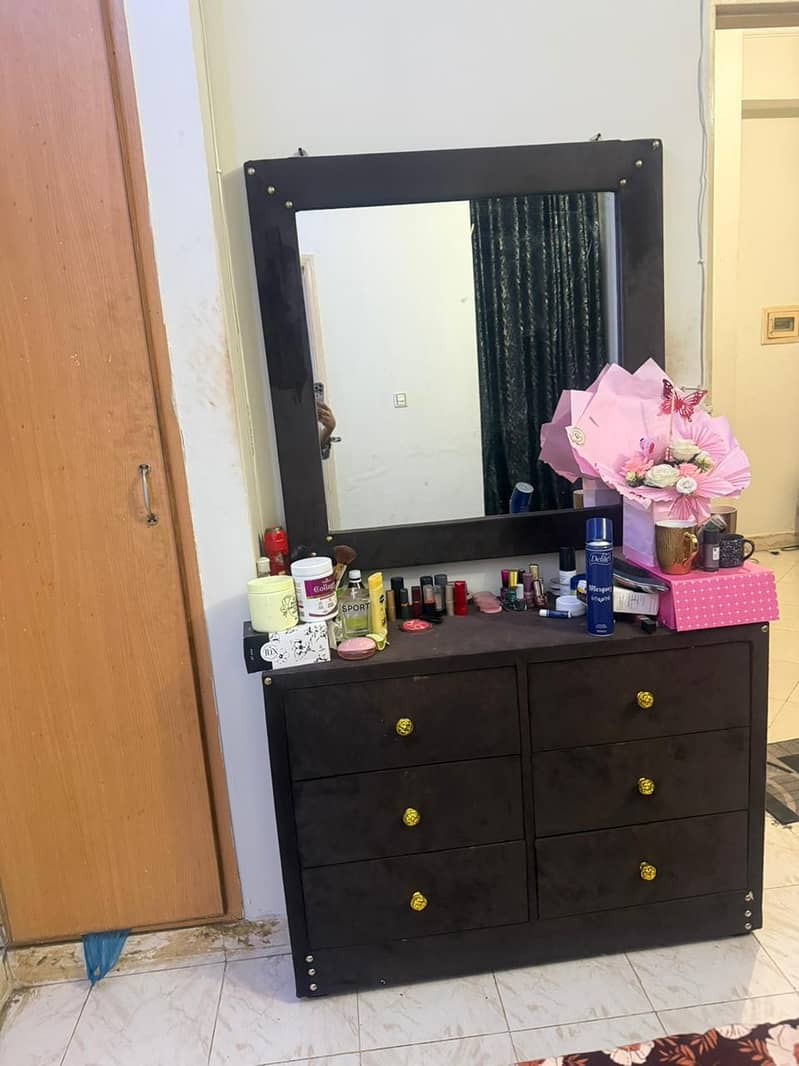 bed set with dressing table 2