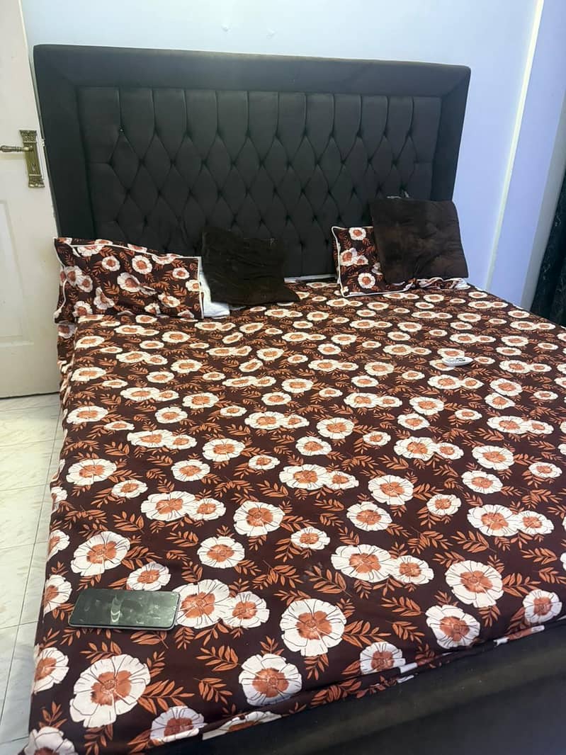 bed set with dressing table 4