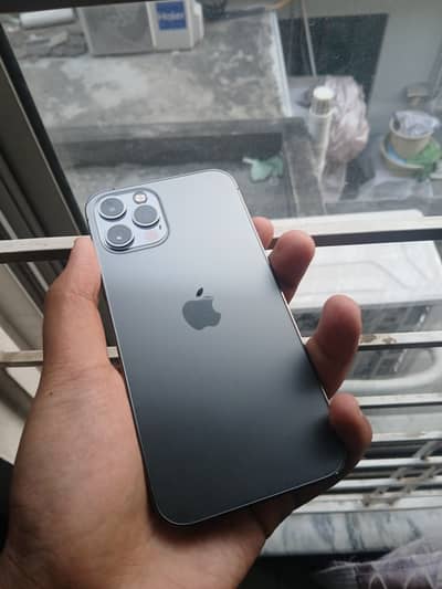 IPhone 12 Pro /non pta factory unlock/condition 10/10 / BH:82