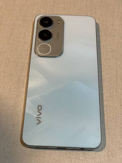 40000 vivo y19spro 2.5month used 6+128 just camra glass brack