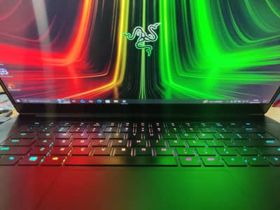 Razer Blade 15 | i7-9750H | 16GB RAM | RTX 2060