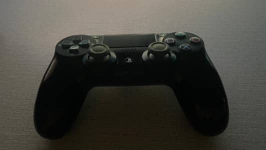 orignal Ps4 controller in 100% working condition for 10,000 rs