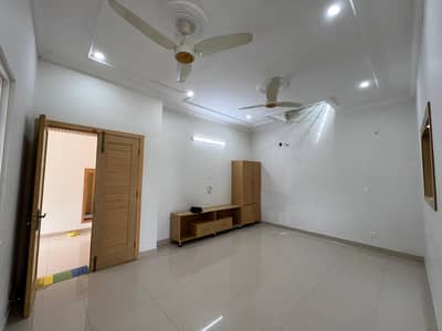 10 marla upper portion for rent sector C2 bahria enclave islamabad