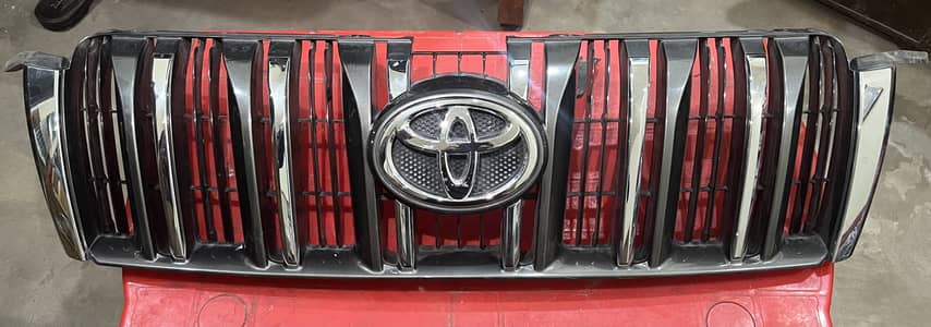 Toyota Prado Front Grille (Chrome Vertical Style / OEM Look)