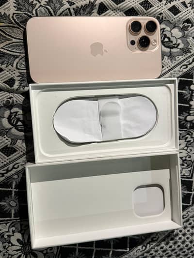 Apple iPhone 16 Pro Max