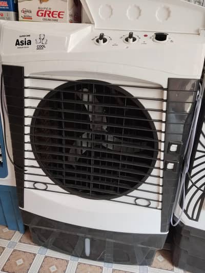 لیے جائیں AC/DC COOLER دیں اور  RS. 2500