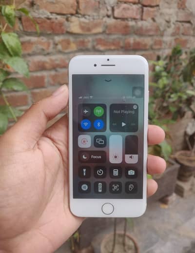 iphone 7 official PTA approved stroge 64gb