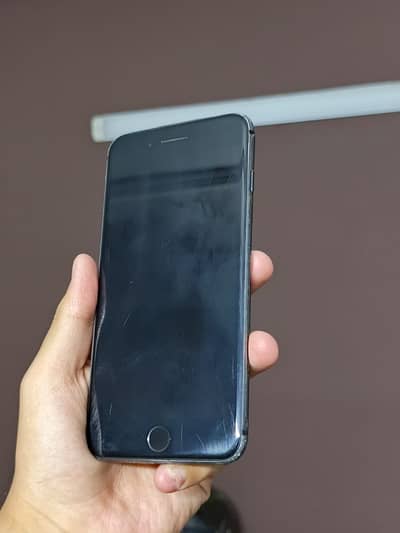 Apple iPhone 8 plus - 256 GB - PTA Approved - BH: 69% - TT Active