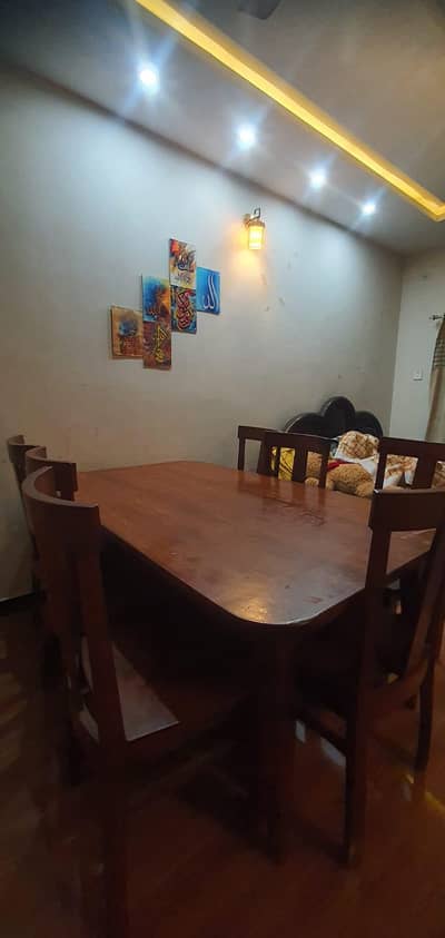Solid Oak Dining Table Set for 8 – Durable & Well-Maintained