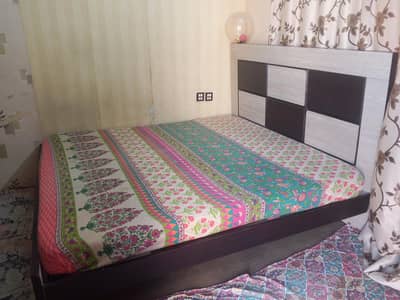 king size double bed with molty foam mattress super condition
