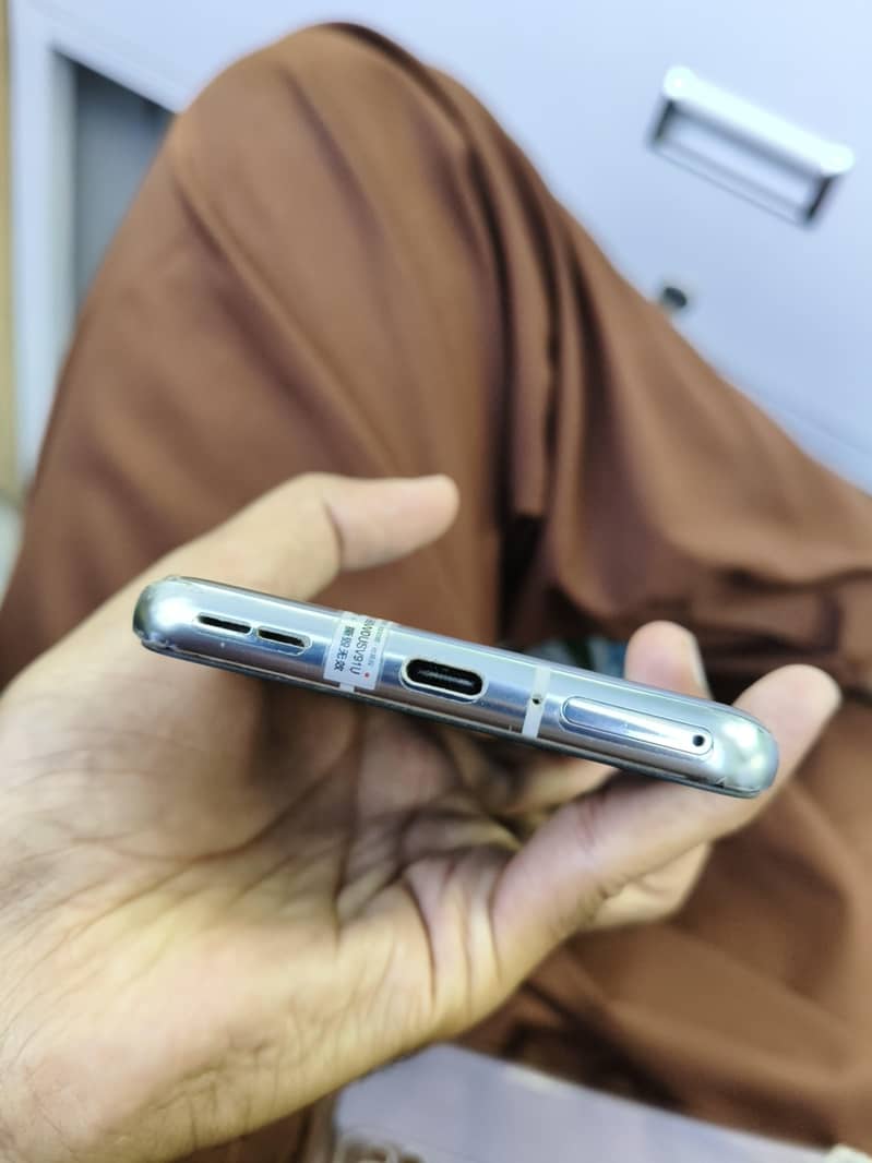 one plus 9pro 10/10 condition 1
