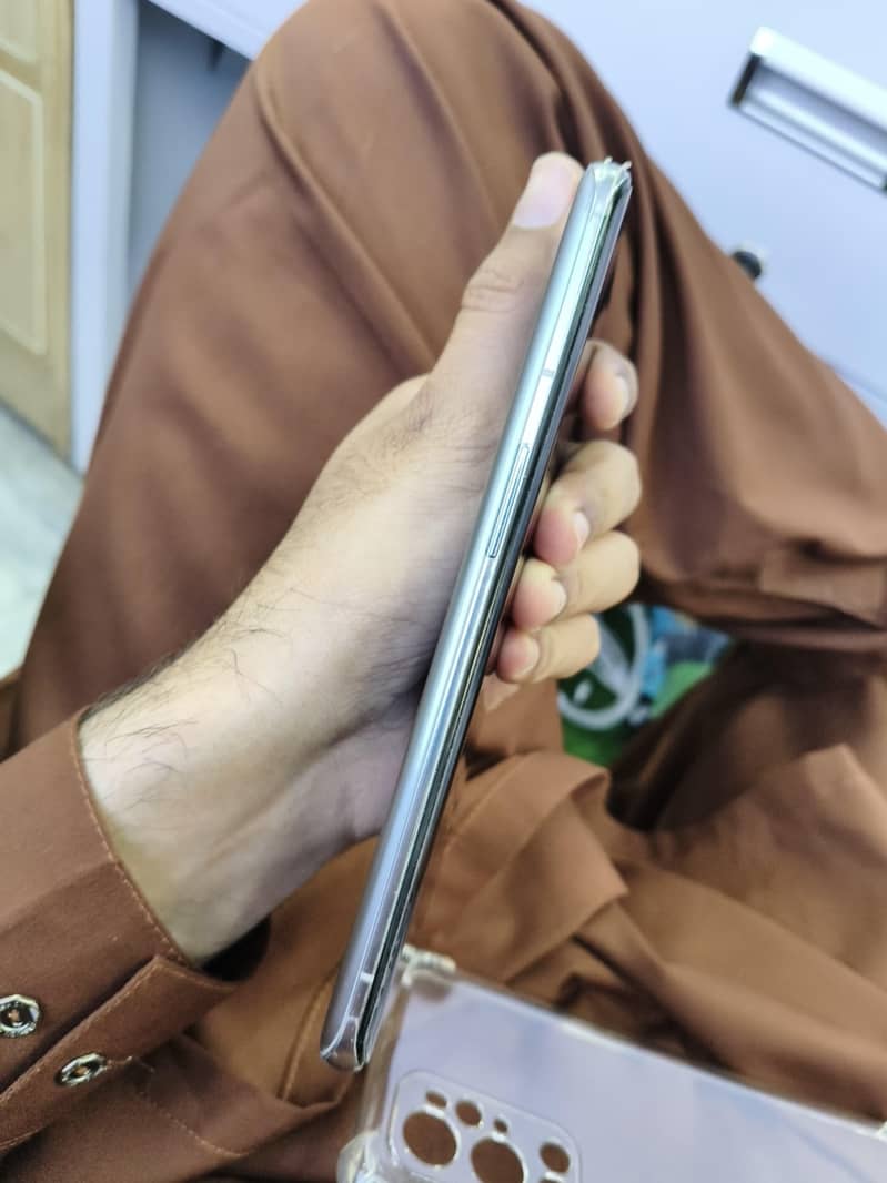 one plus 9pro 10/10 condition 3