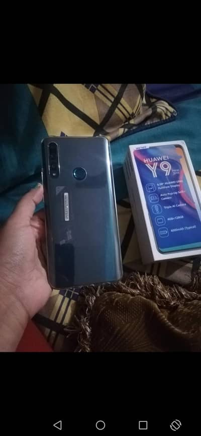 huwaei y9  6/128