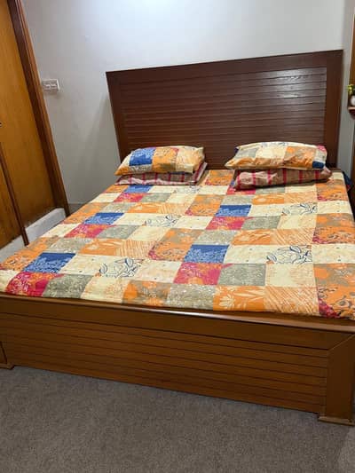 Sale this furniture because of shifting