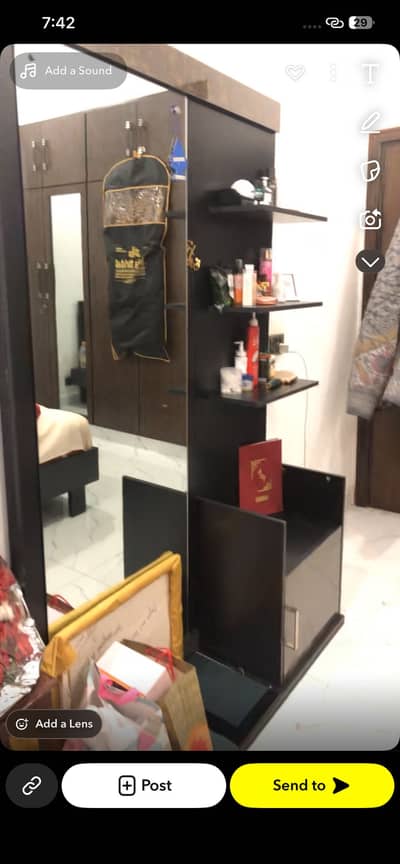 Habitt dressing table with long mirror