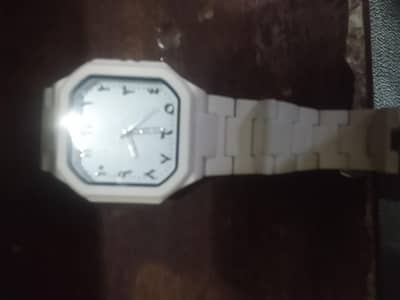 new lastest watch without time set button quality 9/10
