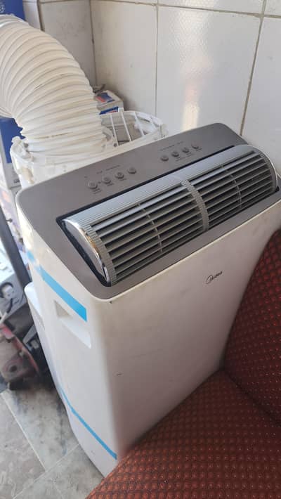 Portable Ac in Best Condition. With  steplizer supply