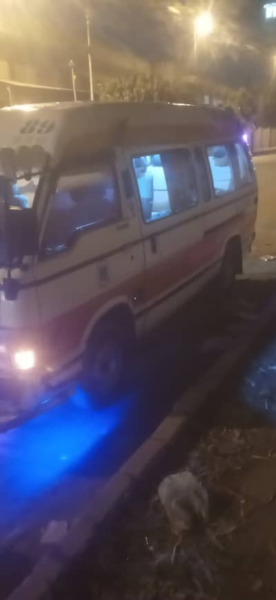 Toyota hiace 03003458658