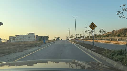 10 Marla Prime Location Sector J Near Gate 7 Plot For Sale