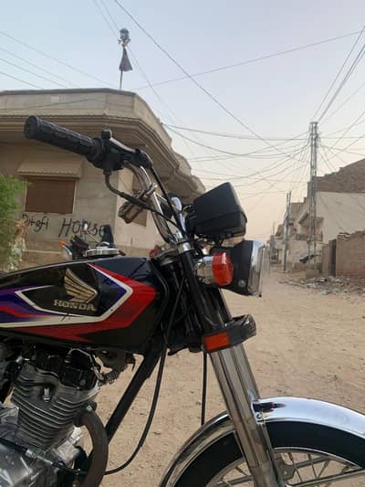 urgent seal 125 bike