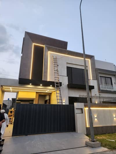 phase 5, 10marla, B block, A+ construction