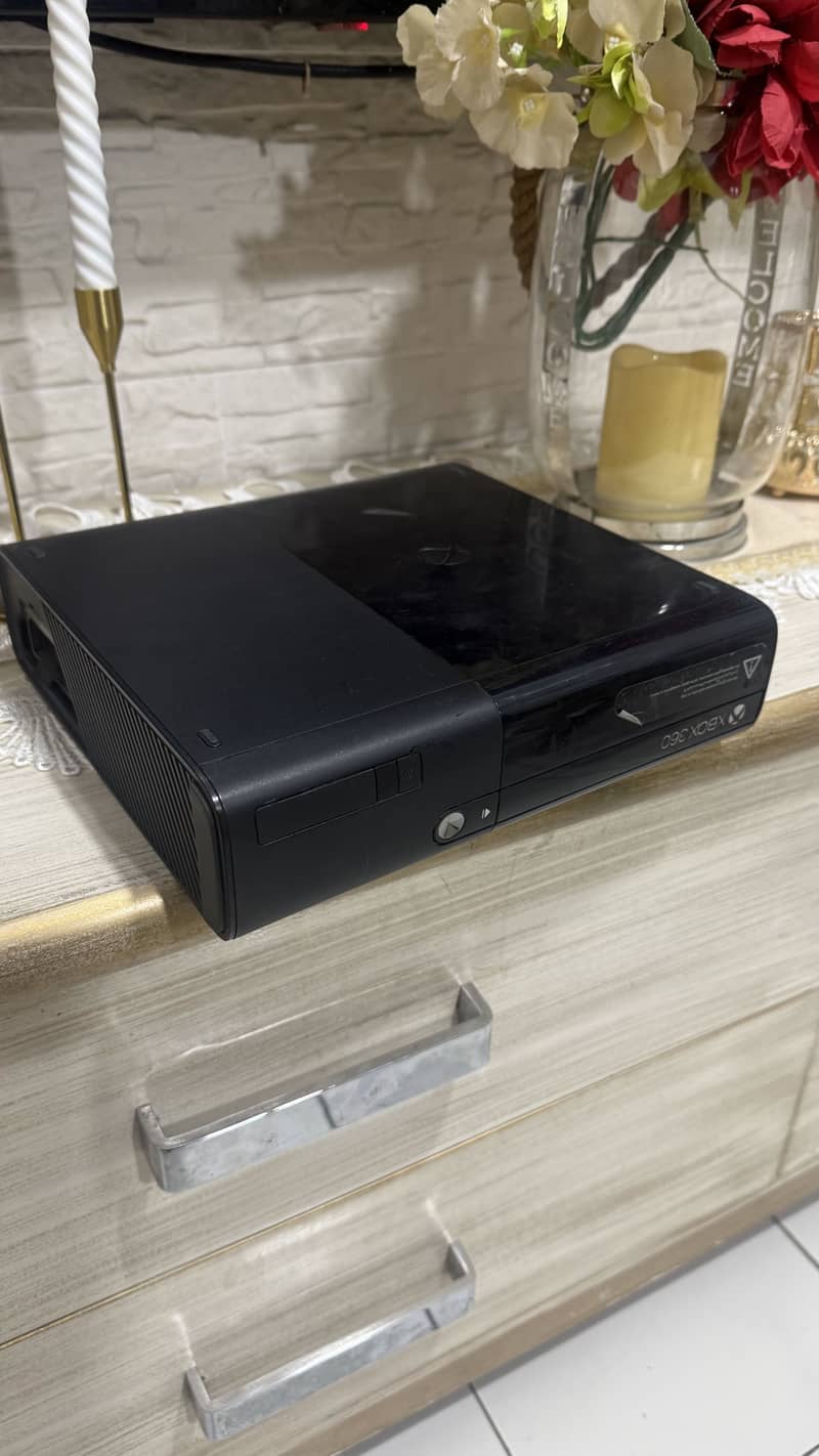 Xbox 360 e with kinect 1