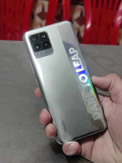 REALME 8