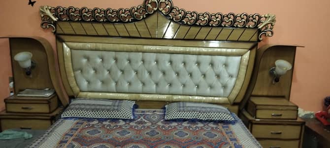 Bed, sofa, dressing & Almirah i