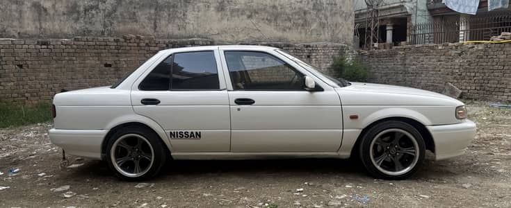 nissan sunny 1990