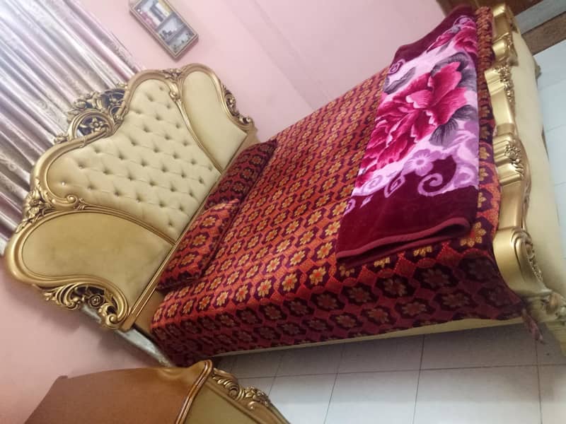 bed set with two side table and dressing 0