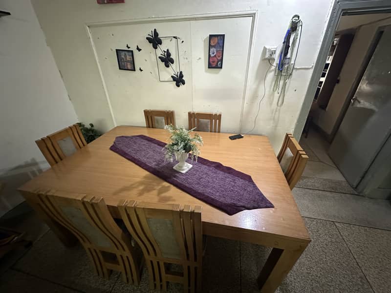 Dinning table 0