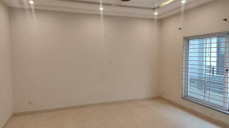 Upper PORTION For RENT 43