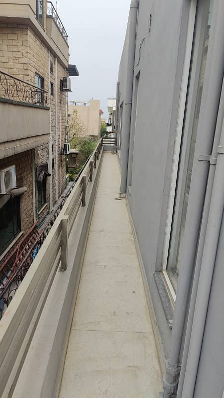 Upper PORTION For RENT 44