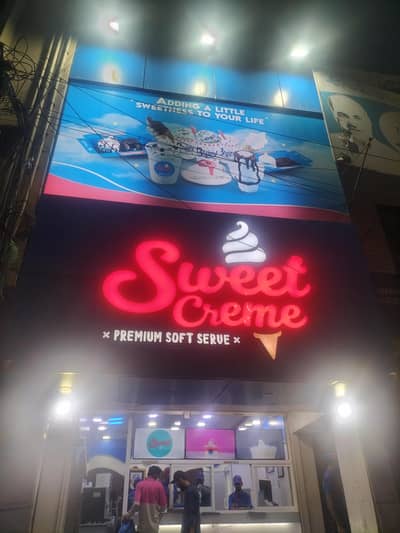 Hiring order takers Sweet cream Khi